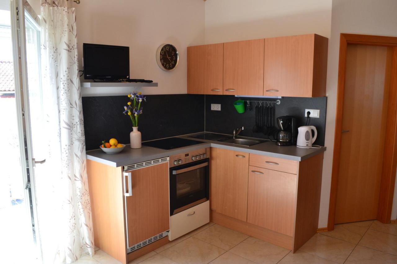 Eder'S Appartments 1 Krk Town Bagian luar foto